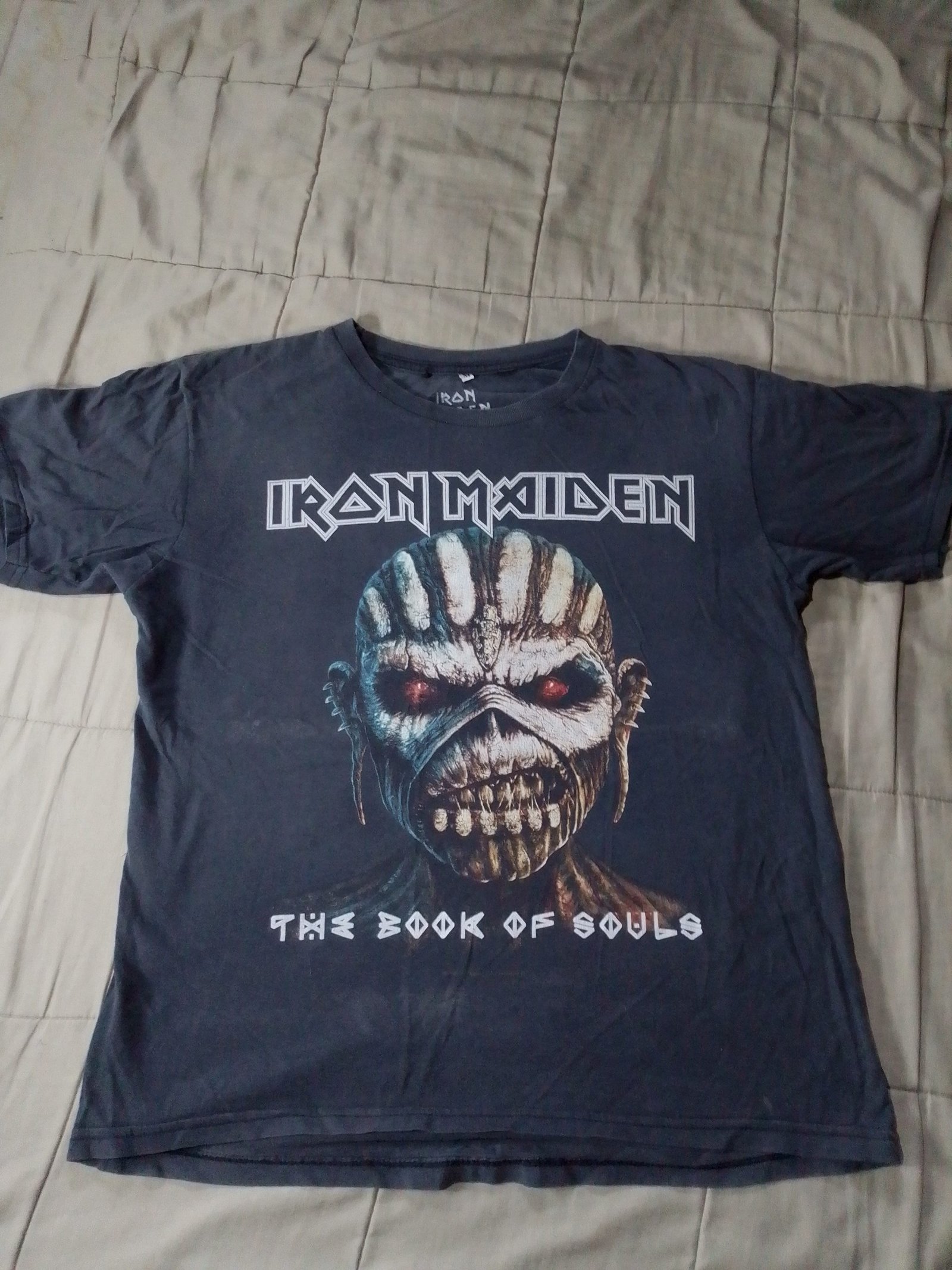 REMERA IRON MAIDEN FRENTE visualiza el frente de la remera