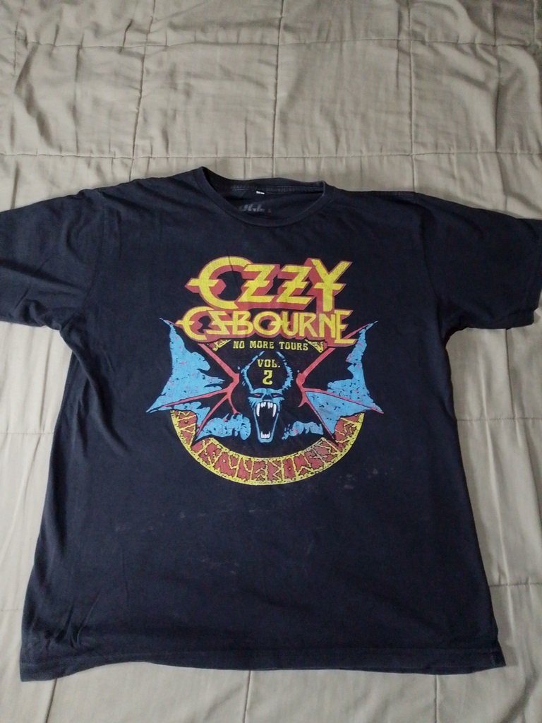 REMERA OZZY OSBOURNE FRENTE visualiza el frente de la remera