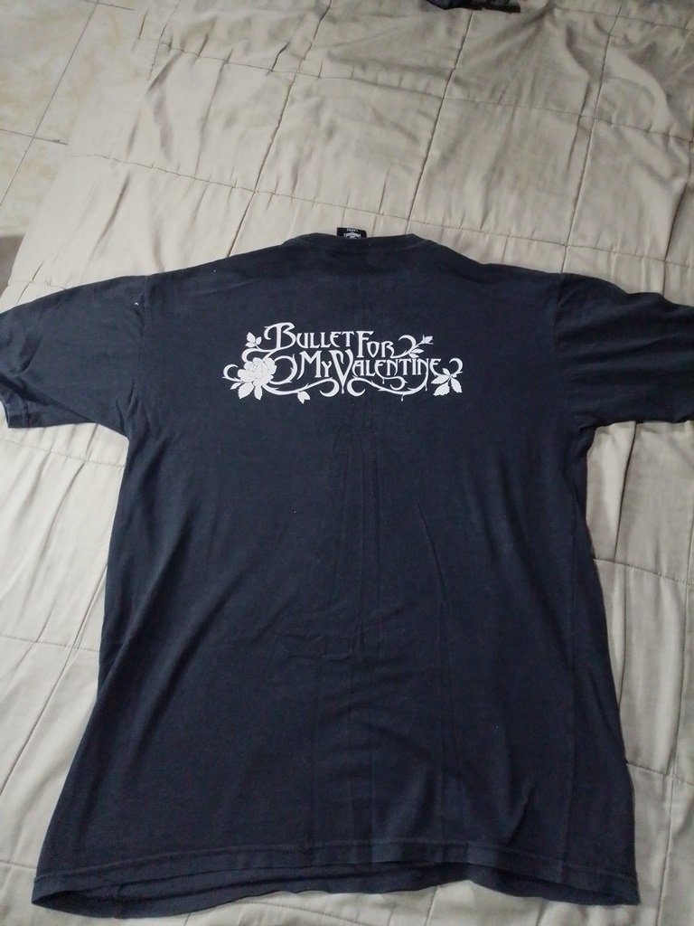 REMERA BULLET FOR MY VALENTINE ESPALDA visualiza la espalda de la remera