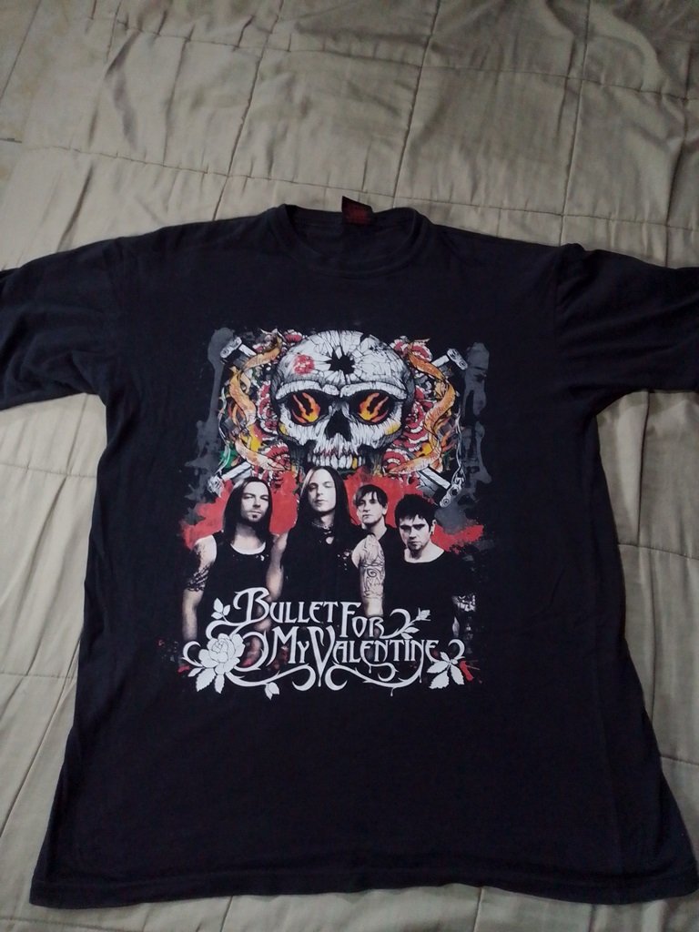 REMERA BULLET FOR MY VALENTINE FRENTE visualiza el frente de la remera