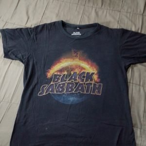 visualiza el frente de la remera