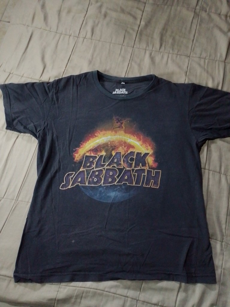 REMERA BLACK SABBATH FRENTE visualiza el frente de la remera